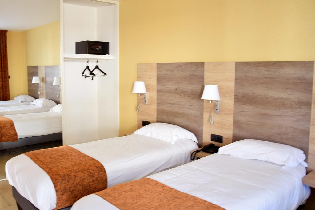 Logis Des Sources Hotel Creney-pres-Troyes Exterior photo